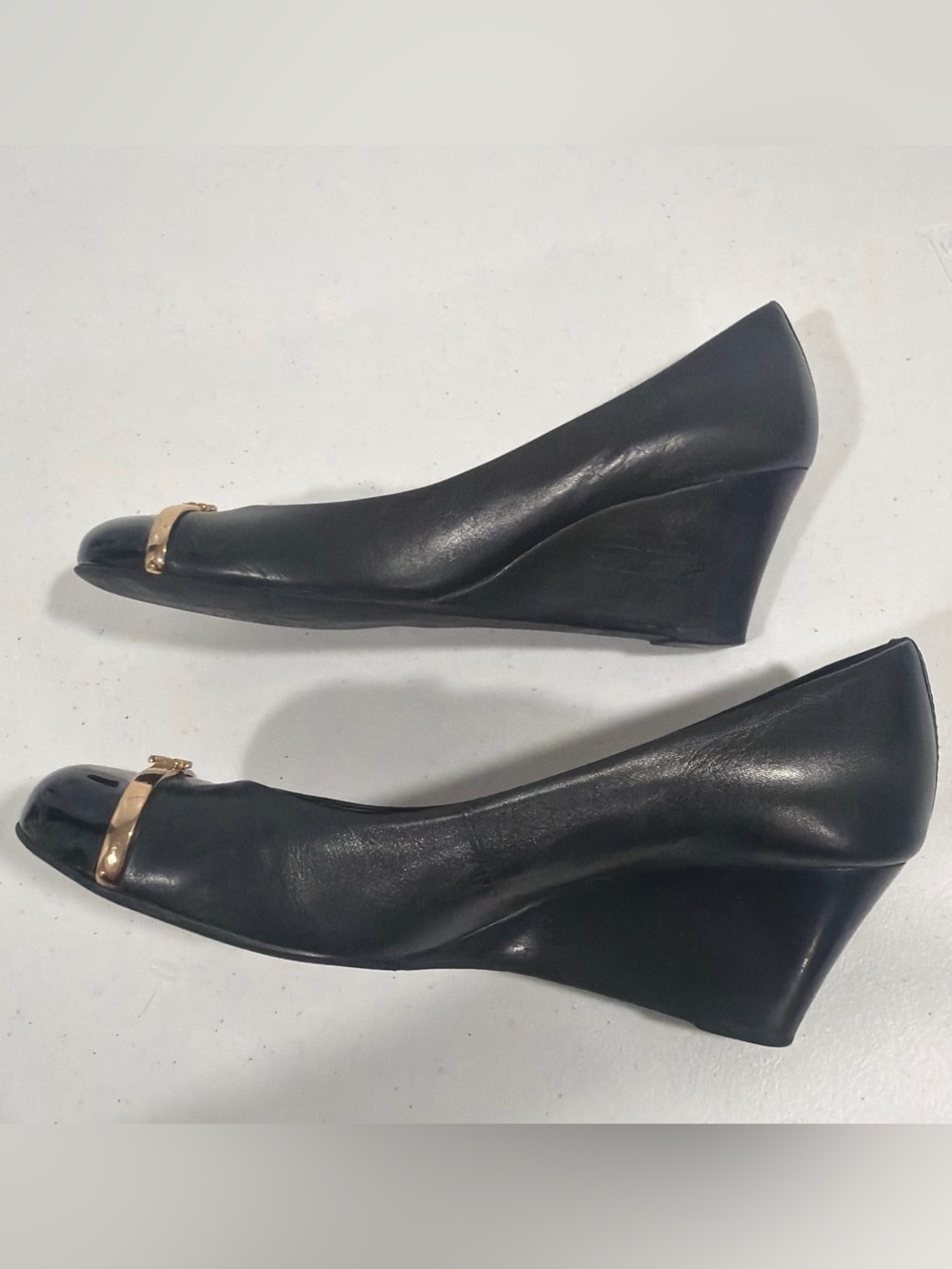 Tory Burch Black Leather Wedge Pumps with Gold Toe Bar - Picture 4 of 7